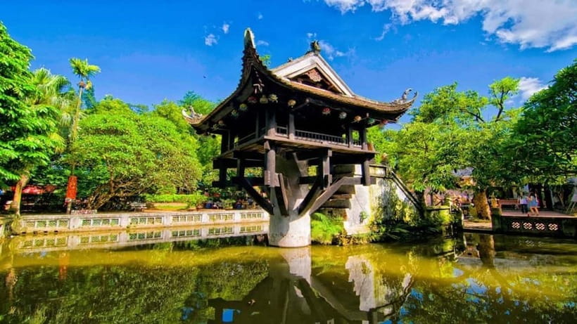 Hanoi: Full-Day Tour with Hoa Lo, Literature Temple & Guide - Ho Chi Minh Mausoleum and One Pillar Pagoda