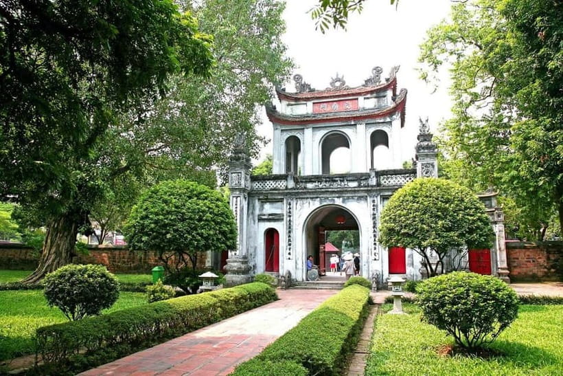 Hanoi: Full-Day Tour with Hoa Lo, Literature Temple & Guide - Lunch at a local restaurant