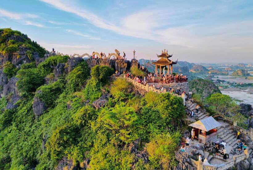 Hanoi: Ninh Binh, Trang An, Mua Cave and Bai Dinh Pagoda - Who should book this tour?