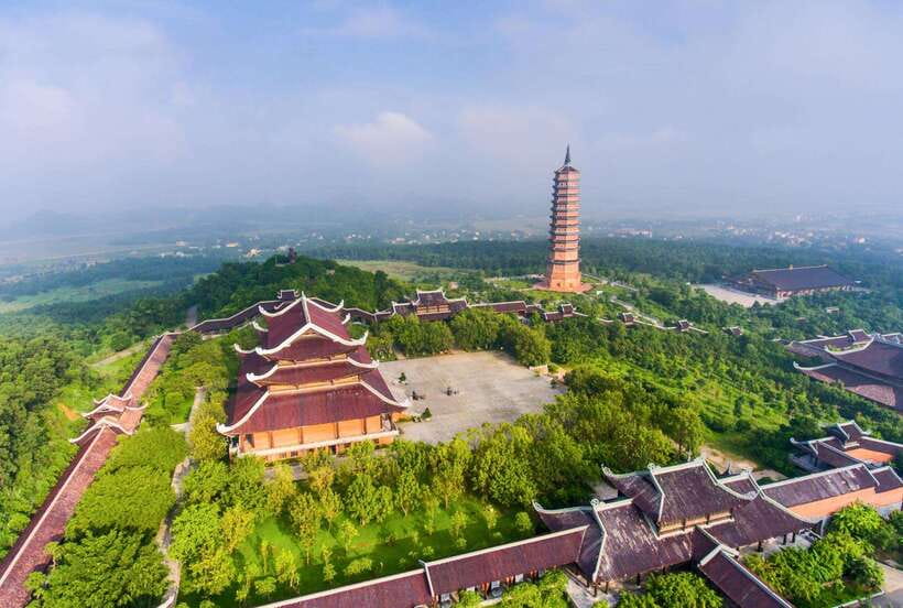 Hanoi: Ninh Binh, Trang An, Mua Cave and Bai Dinh Pagoda - Trang An by boat through the Sao Khe River