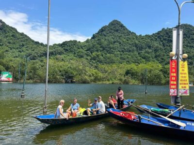 Perfume Pagoda – Yen Stream Boat Ride, Lunch & Cave