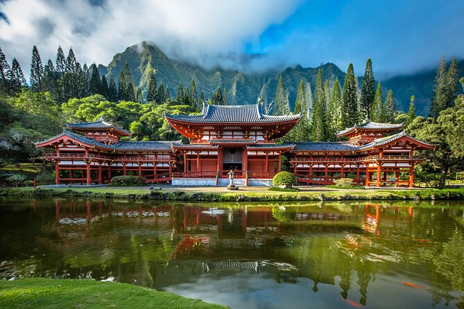 Hidden Gems of Oahu Circle Island Tour with Byodo In Temple - Diamond Head and the southeastern coast