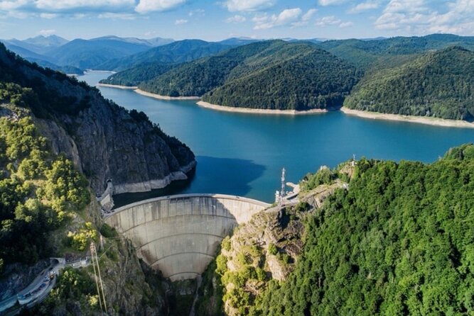Hike to Poenari Fortress, Vidraru Dam, Argeș Monastery - Private - Leaving Bucharest for the Argeș Valley