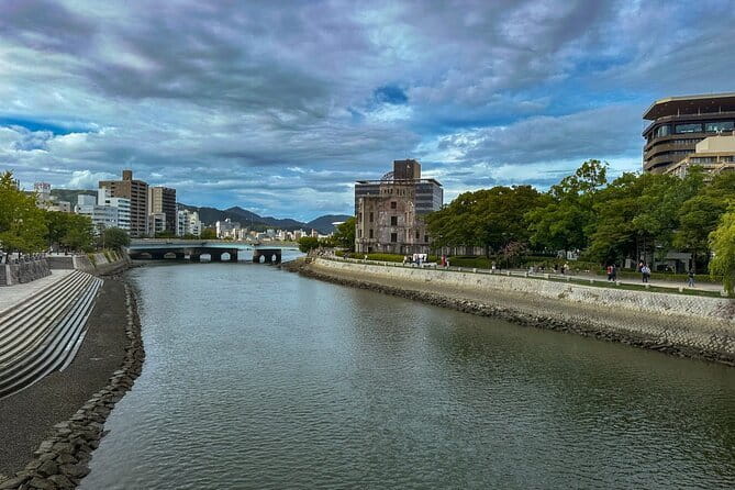 Hiroshima and Miyajima Day Trip with Itsukushima Shrine & Ferry - Meeting at Hiroshima Station without a morning scramble