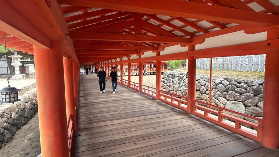 Hiroshima & Miyajima 6.5h Guided Tour – Dome, Park & Shrine - The 25-minute train ride to Miyajima