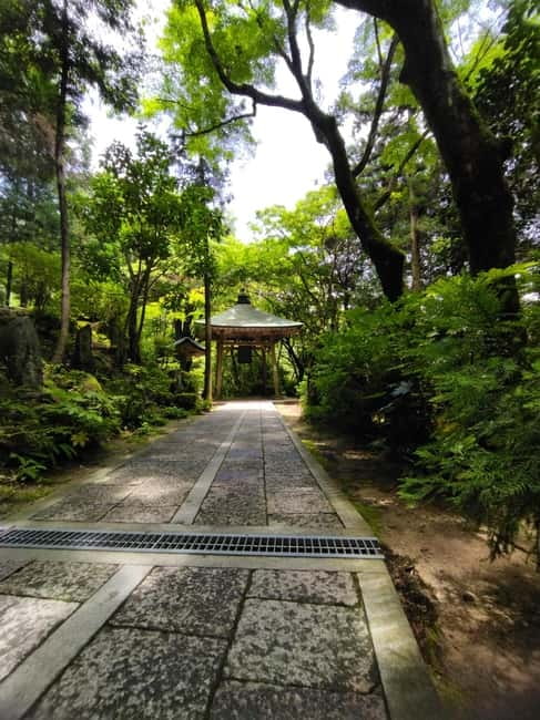 Hiroshima: Peace Park, Castle, and Mitaki Temple E-Bike Tour - Mitaki Temple is the reason to choose this route