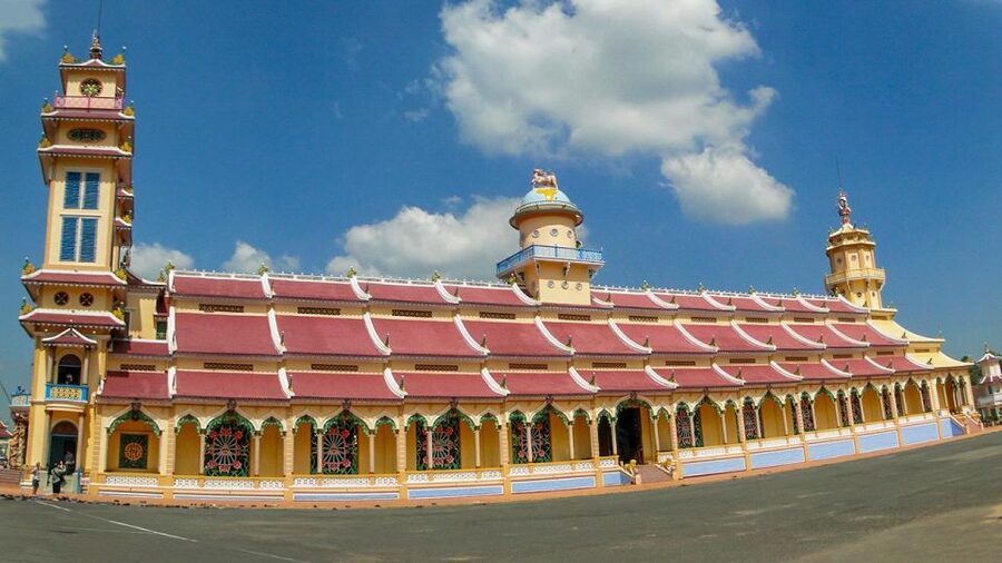 Ho Chi Minh City: Cao Dai Temple & Black Lady Mountain Tour - What the $138 price really covers