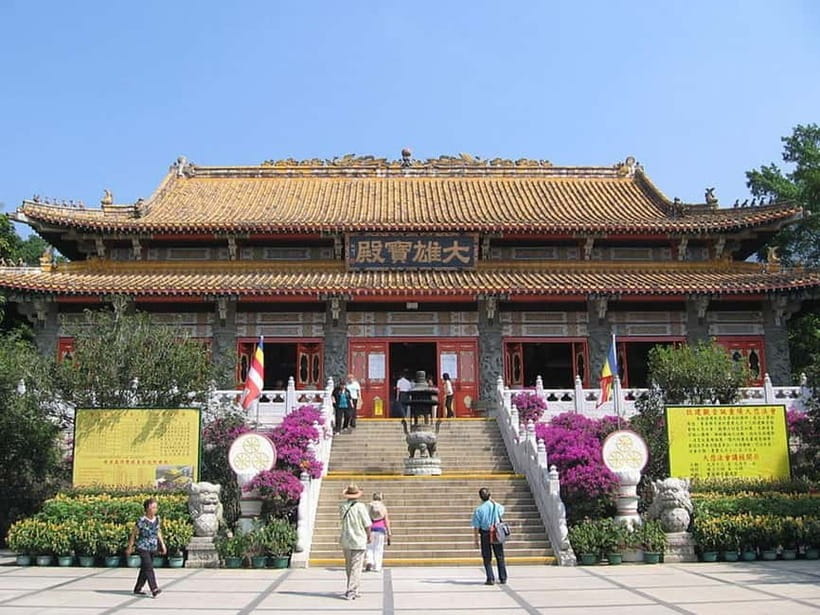 Hong Kong: Lantau VIP Priority Cable Car, Big Buddha & Tai O - The Jewelry Shop Question