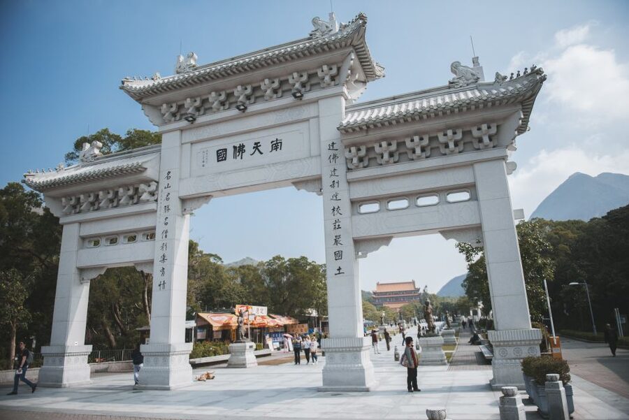 Hong Kong: Ngong Ping 360 Cable Car, Tai O & Big Buddha Tour - Local snacks and free time in Tai O