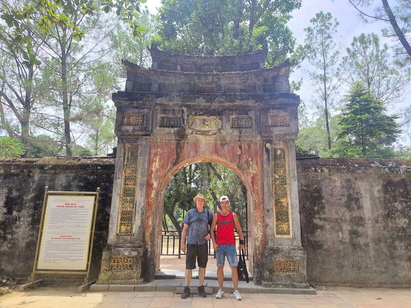 Hue: Explore the Royal City Customize with Dragon Boat - Thuy Xuan Incense Village