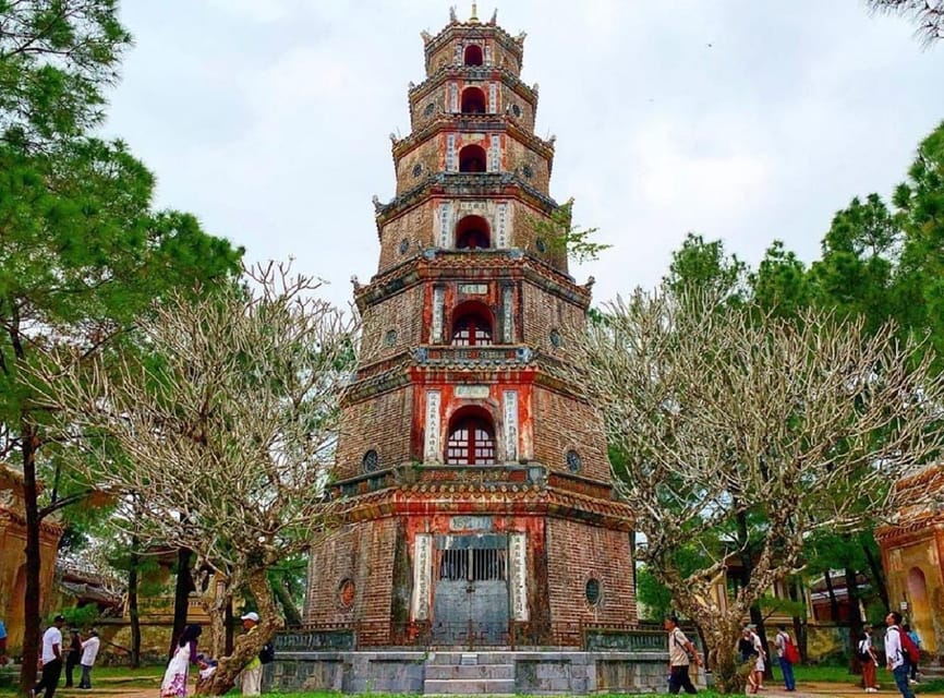 Hue : Royal Tombs- Thien Mu Pagoda- Dragon Boat Private Tour - Why this four-hour Hue tour works well