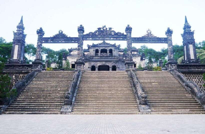 Hue Royal Tombs Tour: Visit Best Pagodas & Mausoleums - Minh Mang Tomb, the most ordered imperial setting