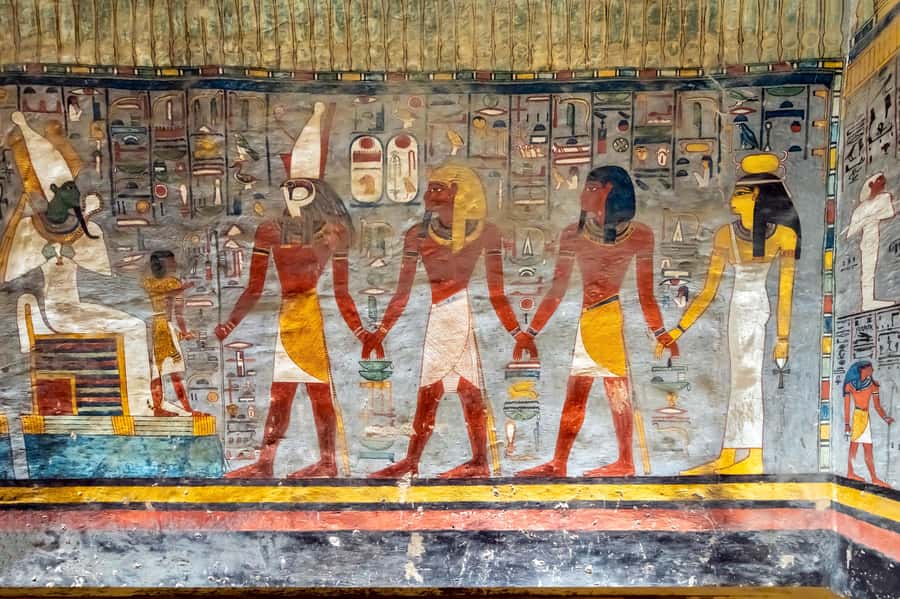 Hurghada: Luxor Valley of The Kings, Karnak Temple & Lunch - Lunch in Luxor: included, but keep expectations sensible