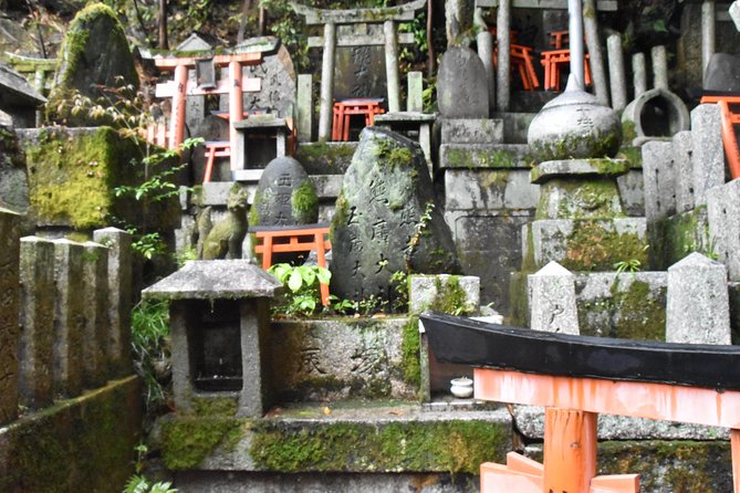 Inside of Fushimi Inari - exploring and lunch with locals - The forest route to the 233-meter summit shrine