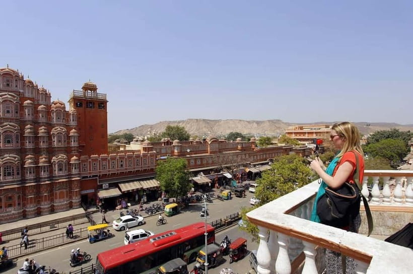 Jaipur: Explore City Sights, Amber Fort & Monkey Temple - Hawa Mahal and the view behind the famous façade