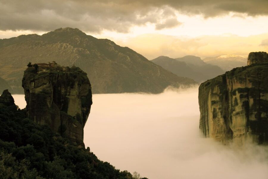 Kalabaka: Meteora Monasteries Minibus Tour with Photo Stops - Why a minibus makes sense at Meteora