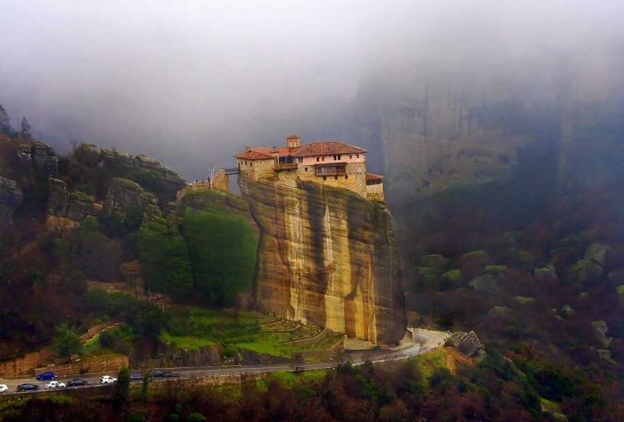 Kalabaka: Meteora Monasteries Minibus Tour with Photo Stops - What you get for $34