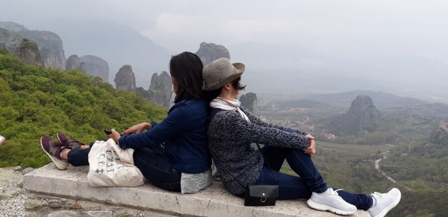 Kalabaka: Meteora Monasteries Minibus Tour with Photo Stops - Guides, drivers, and the human side of the tour