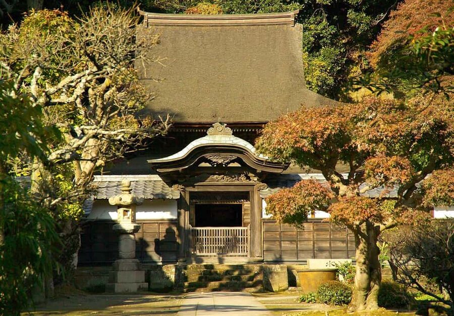 Kamakura: A Journey Through Medieval Japan - Tsurugaoka Hachimangu and the center of Kamakura power