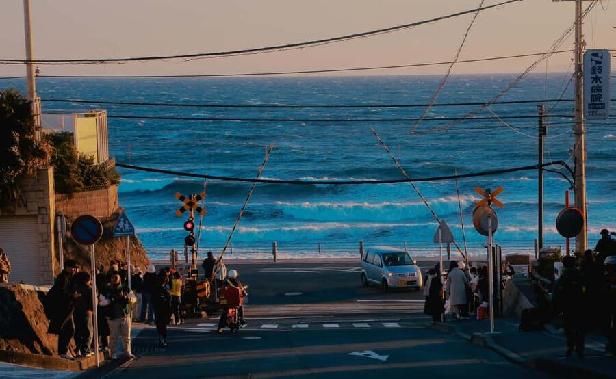 Kamakura: A Journey Through Medieval Japan - Getting to Kotoku-in and the Great Buddha