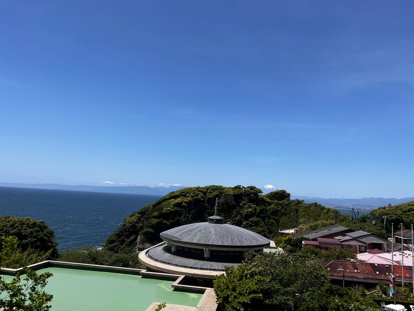 Kamakura and Enoshima: Private Guided Day Tour with Vehicle - What the guide and vehicle add
