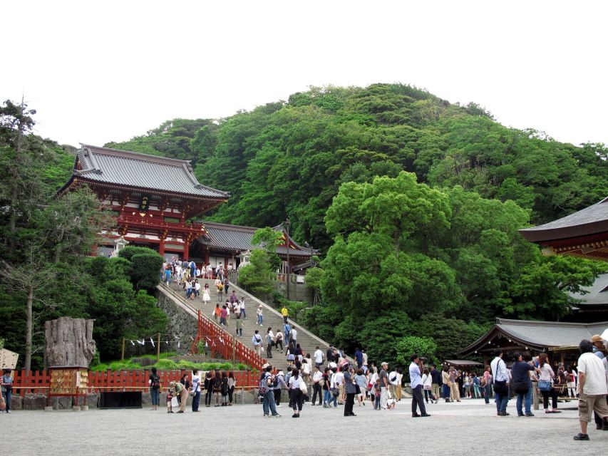 Kamakura: Great Buddha, Hase Temple, & Komachi Street Tour - Leaving Tokyo by train