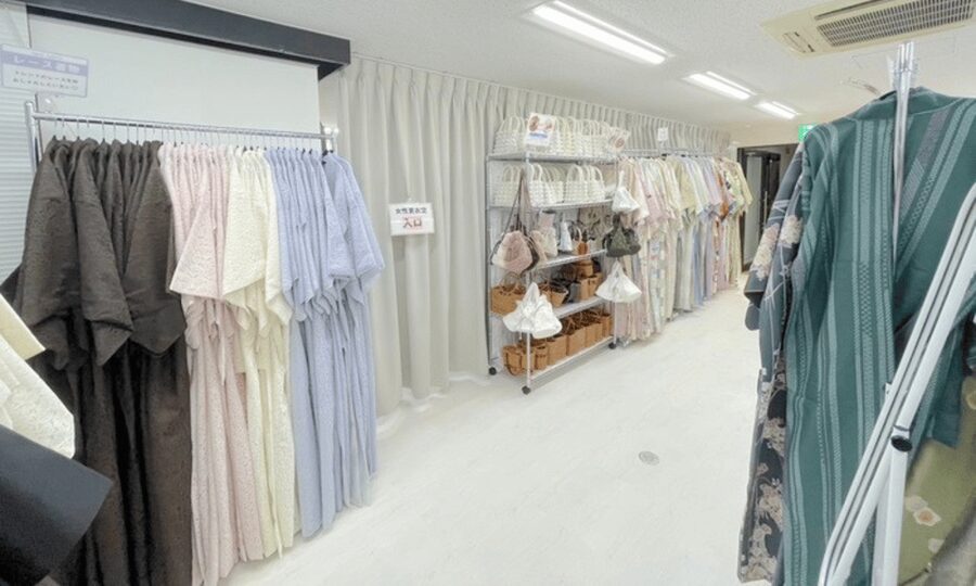 Kanagawa: Kimono Rental in Kamakura Provided by RikaWafuku - Leaving clothes and luggage at the shop