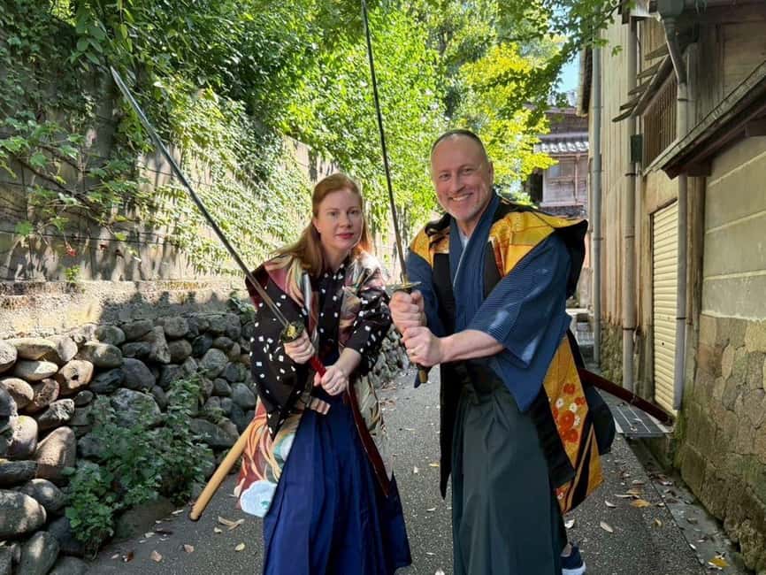 Kanazawa: Samurai Swordsmanship Lesson at a rented temple - Shin’s introduction to swordsmanship and samurai culture