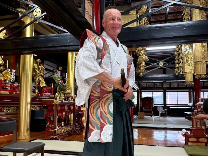 Kanazawa: Samurai Swordsmanship Lesson at a rented temple - Who should book this experience