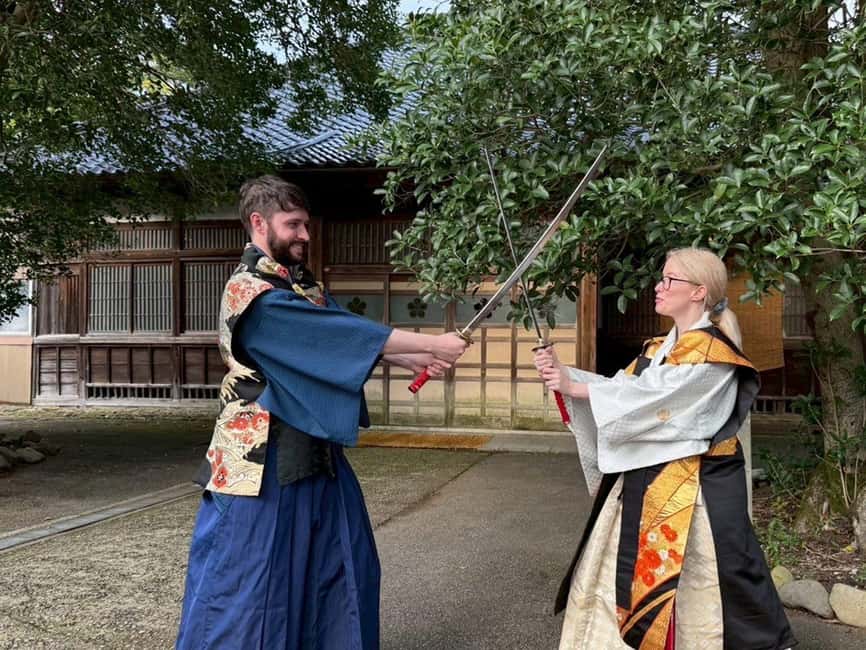 Kanazawa: Samurai Swordsmanship Lesson at a rented temple - Changing into the samurai kimono