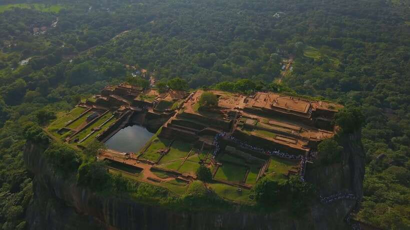 Kandy: Sigiriya Fortress & Cave Temple Full Day Private Tour - Why Sigiriya Makes This a Big Day