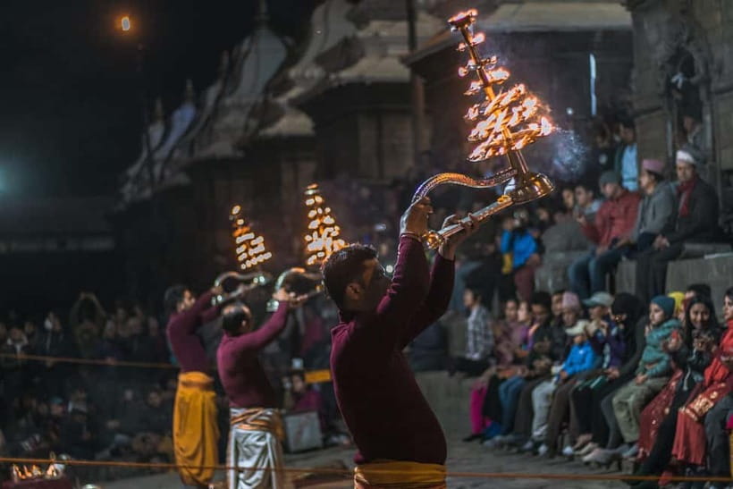 Kathmandu: Pashupatinath Temple Evening Aarati Tour - Seeing the temple before the ceremony