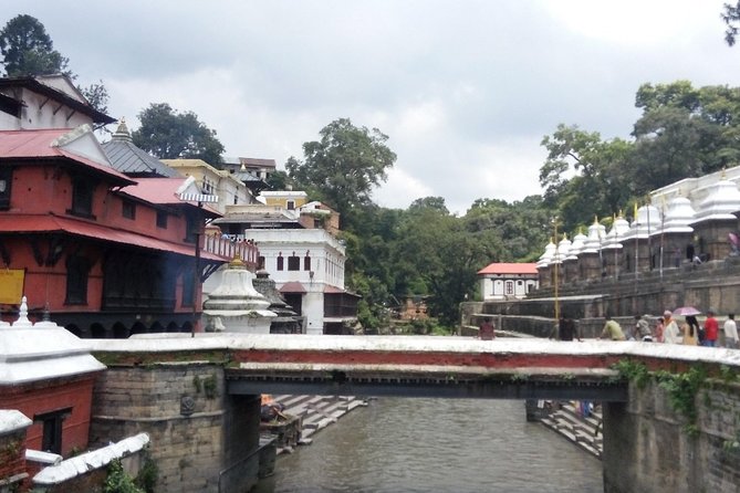 Kathmandu Spiritual Sites: Bodhnath & Pashupatinath Tour - The Aarati ritual after dark