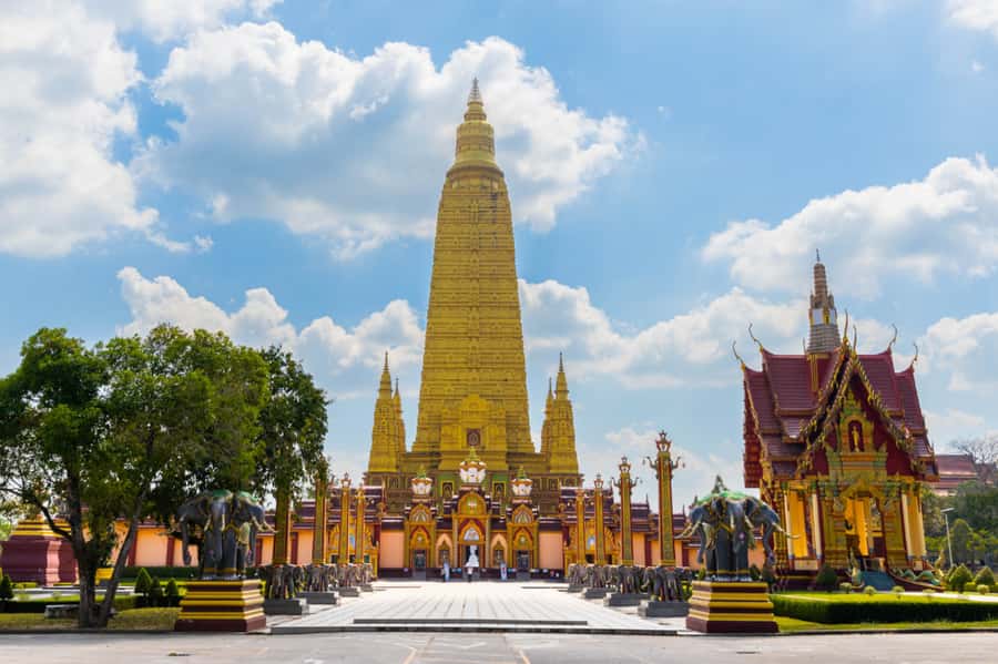 Khao Lak: 3 Temples Full Day Tour w/Lunch & Hotel Transfer - Lunch at Tha Sai Seafood