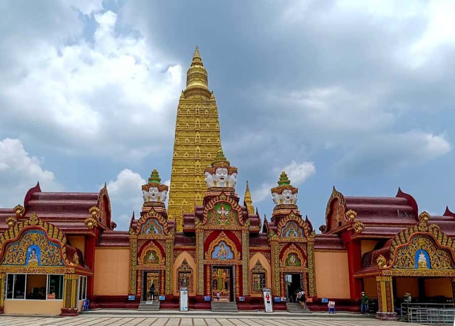 Khao Lak: Three Temples Tour in Phang Nga - Dragon Cave and its 200-plus steps