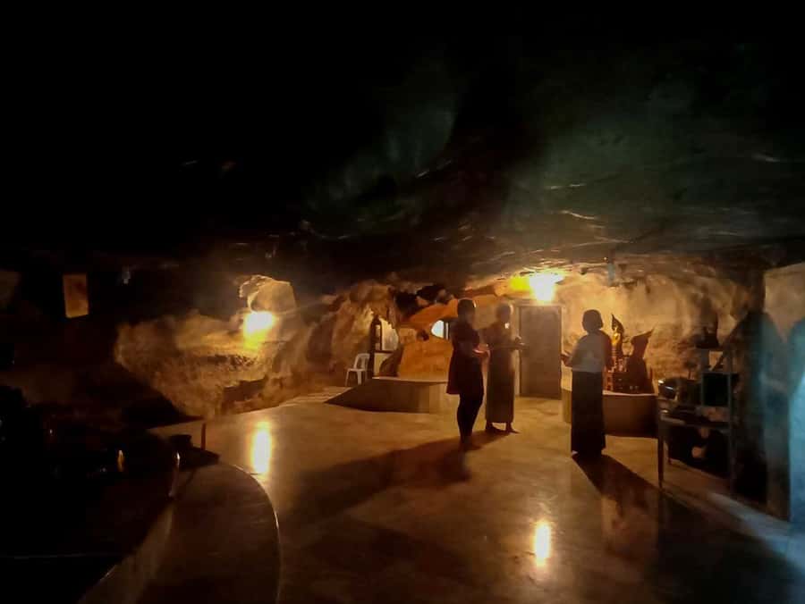 Khao Lak: Three Temples Tour in Phang Nga - A local Thai lunch at the right moment