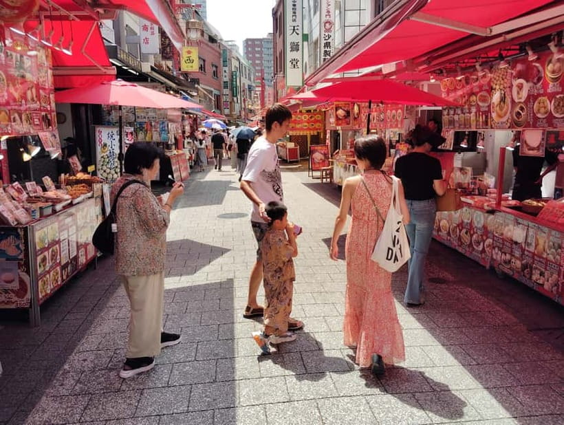 Kobe: Kobe City Highlights Guided Tour - Shrine, Port, Tower - A waterfront pause at Meriken Park