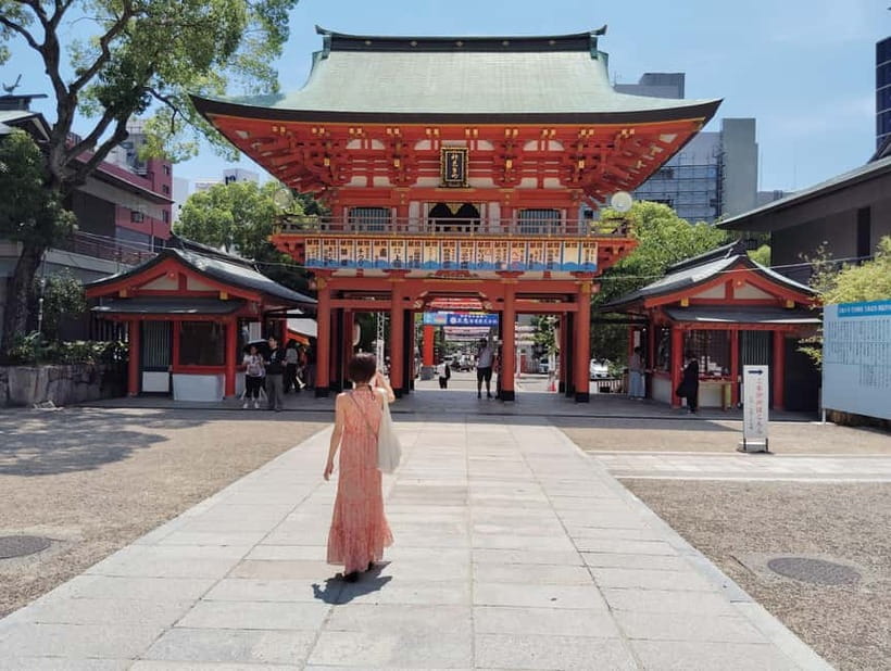 Kobe: Kobe City Highlights Guided Tour - Shrine, Port, Tower - Finishing above the harbor at Port Tower