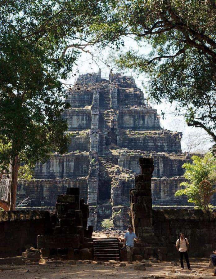 Koh Ker & Beng Mealea Temple Guided Tour - The Morning Pickup and Long Road Out