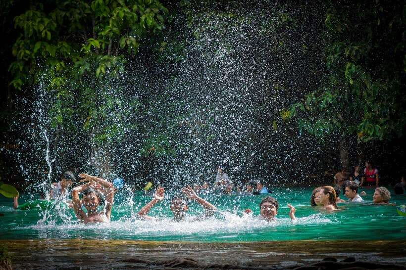 Krabi: Emerald Pool, Hot Waterfall, & Tiger Cave Temple Tour - Walking into Emerald Pool