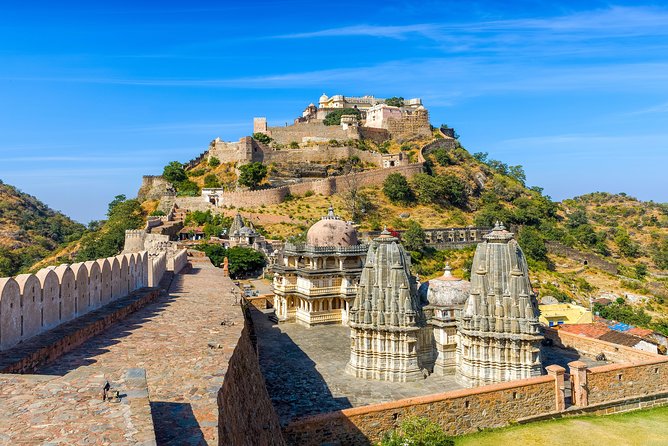 Kumbhalgarh and Ranakpur: Private Day Trip from Udaipur - The road from Udaipur to Kumbhalgarh
