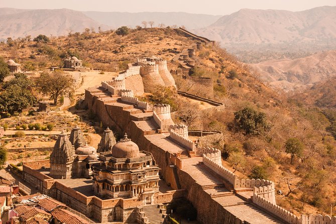 Kumbhalgarh and Ranakpur: Private Day Trip from Udaipur - A guide adds context to Mewar’s hill fortress