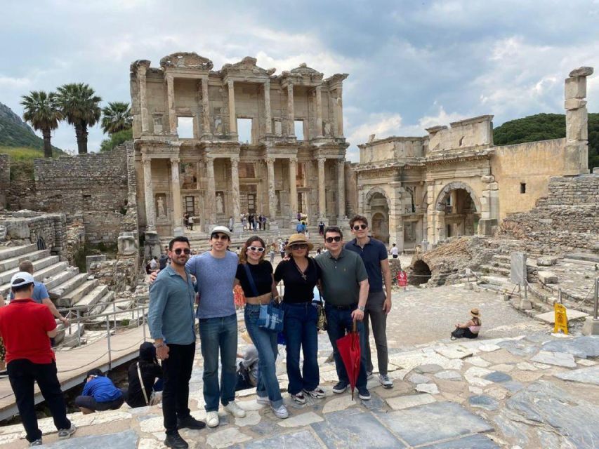 KUSADASI PORT: House of Mary, Ephesus and Atemis Temple Tour - Meeting your guide at Kusadasi Port