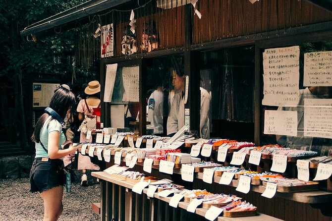 Kyoto: Arashiyama Bamboo Forest, Monkeys, Matcha & Temple Tour - Walking through the famous Bamboo Grove