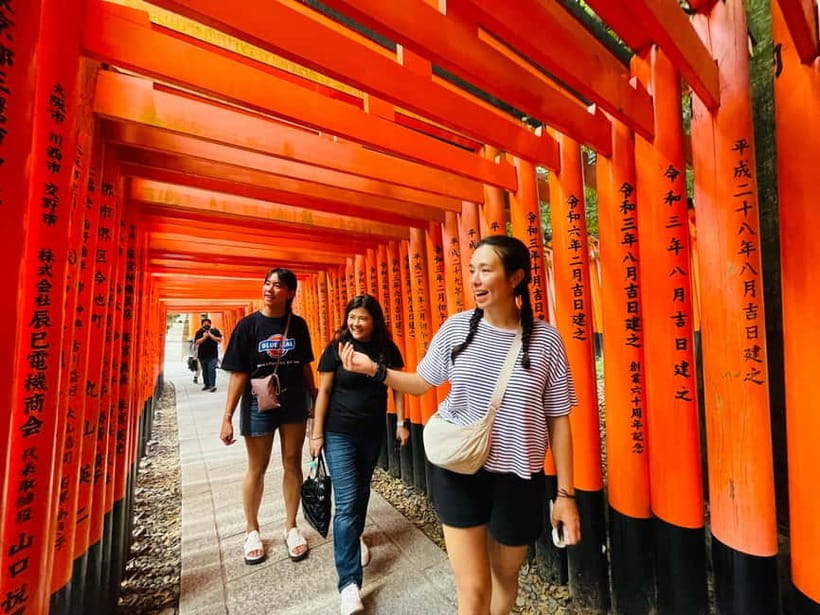 Kyoto: Fushimi Inari Shrine and Tofukuji Temple E-Bike Tour - Gion reveals more than geisha folklore