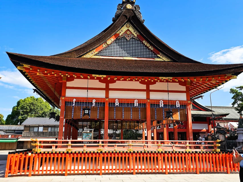 Kyoto: Fushimi Inari Taisha Guided Walking Tour - Street Food and the Final 30 Minutes