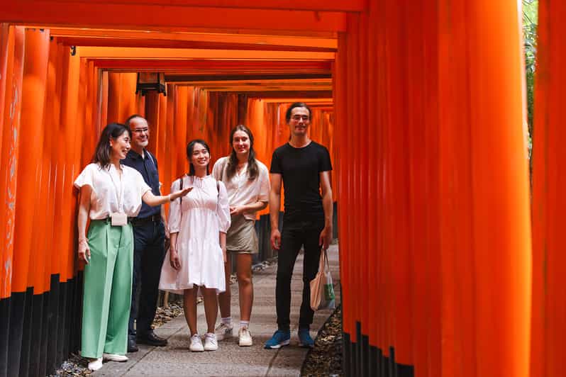 Kyoto: Fushimi Inari Taisha Shrine Walking Tour with Guide - Key points at a glance