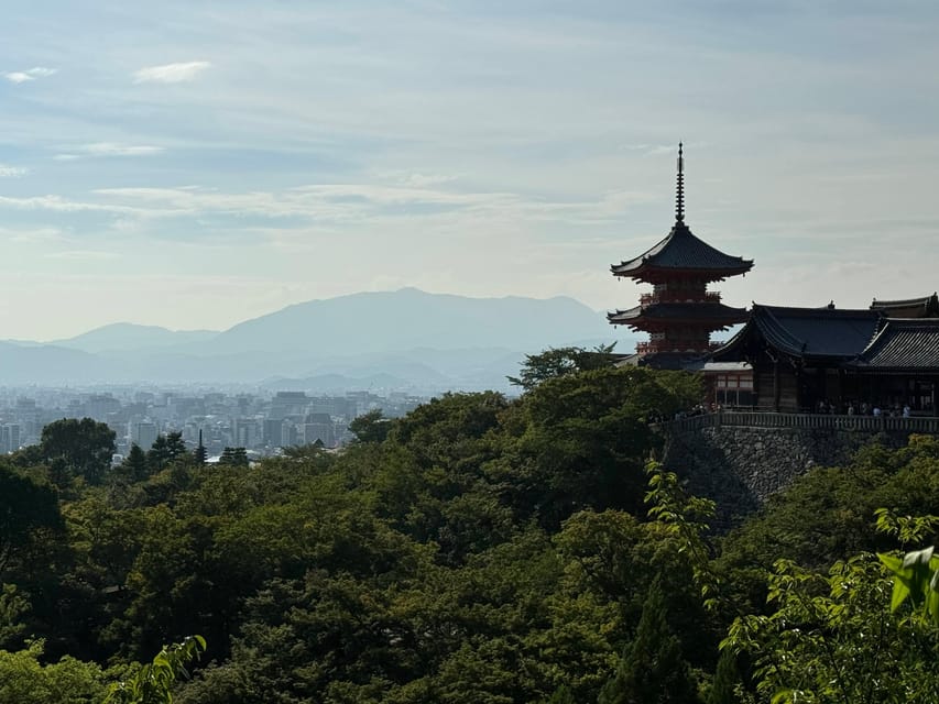 Kyoto: Guided Tour in UNESCO Site, Kiyomizu-dera - 90 Min. - The main hall and its famous wooden stage