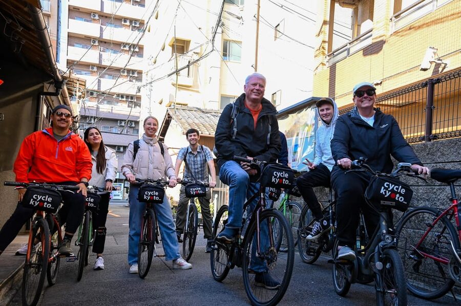 Kyoto: Half-day Guided Bike Tour with Fushimi Inari - Fushimi Inari and the orange torii gates