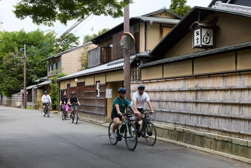 Kyoto: Hidden Gems E-Bike Tour Through Backstreets & Temples - The guides make the difference